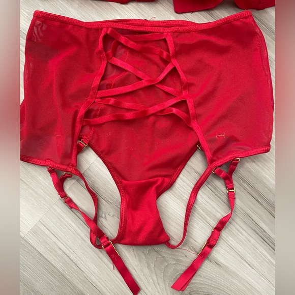 Frederick's of Hollywood Red Lace Corset Set with matching panties Medium - Picture 7 of 14
